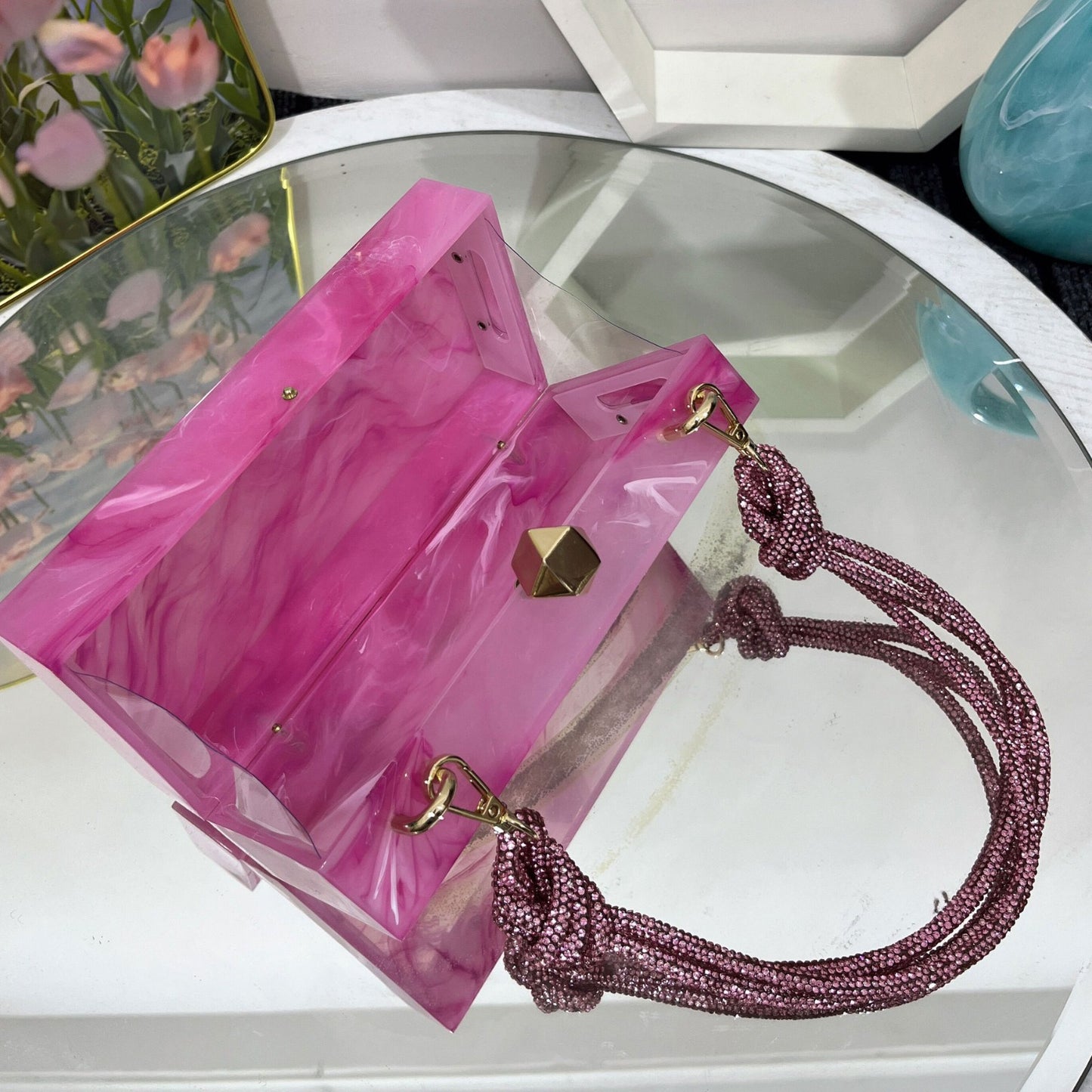 Bolsa de fiesta en acrílico con cadenas de cristal