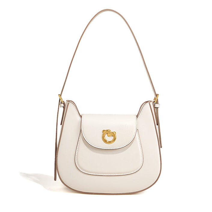 Bolsa de hombro en piel con broche dorado